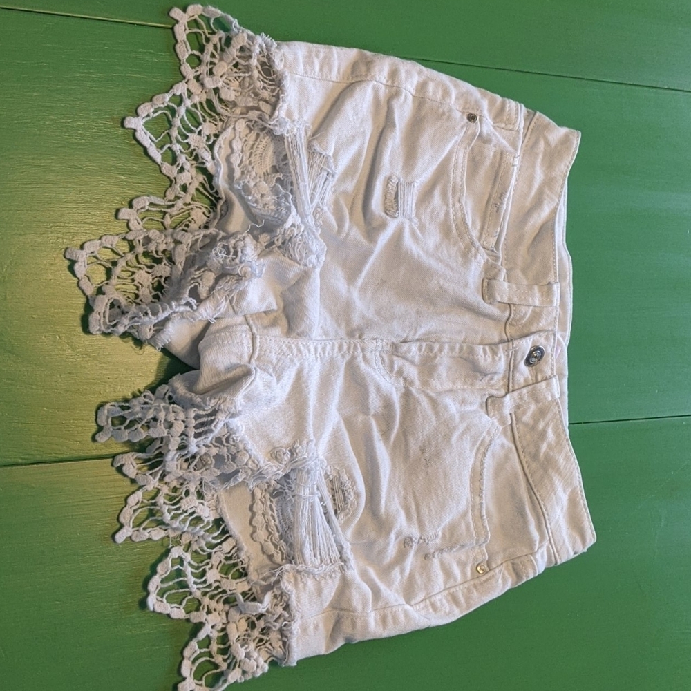 Shorts with lace
